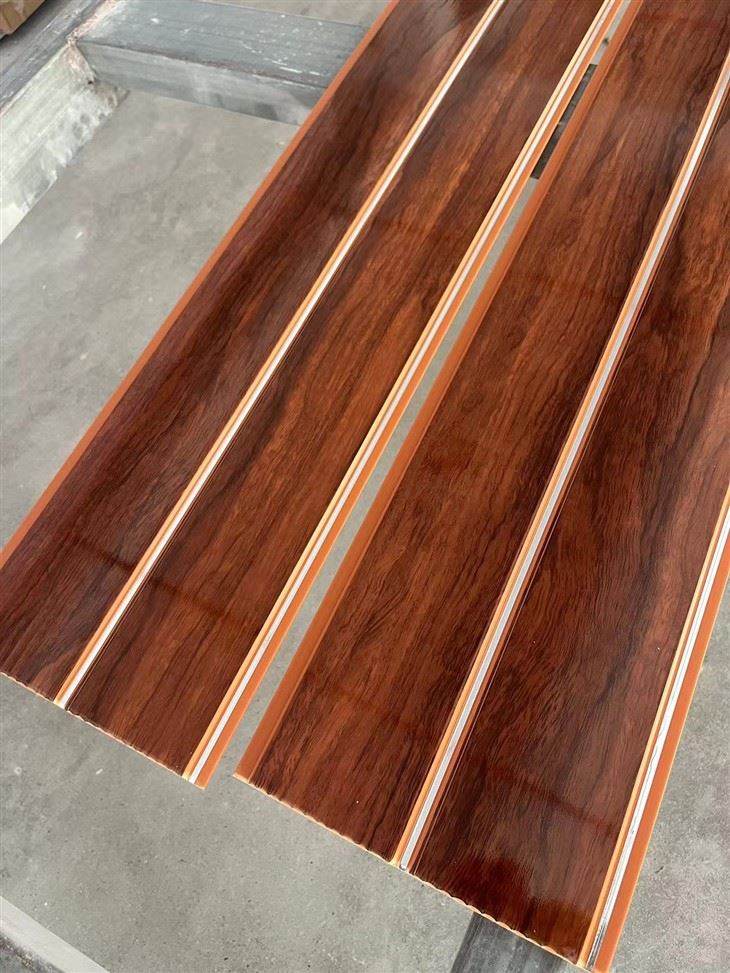 Bord tal-Limitu tal-Injam tal-PVC